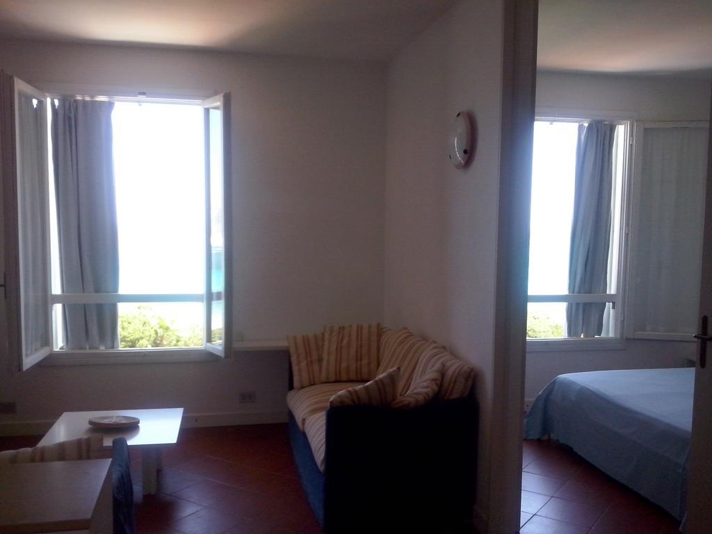 Rocca Ruja Vip Aparthotel Stintino Room photo